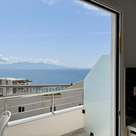 Gjoka Apartments, In Front Of Bougainville Bay Saranda Zewnętrze zdjęcie