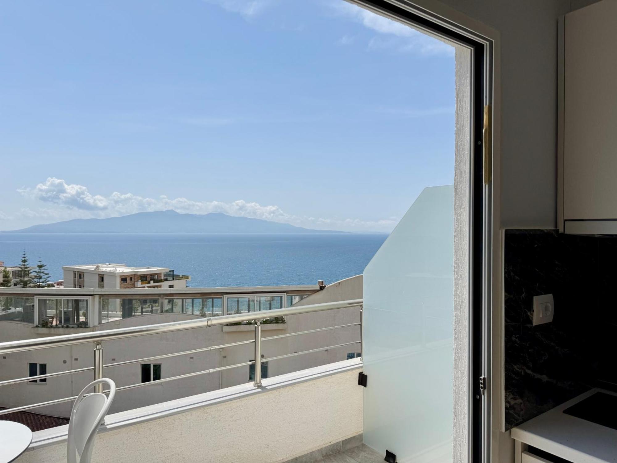 Gjoka Apartments, In Front Of Bougainville Bay Saranda Zewnętrze zdjęcie